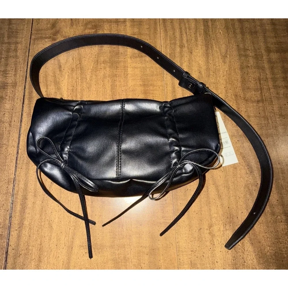 No Boundaries Women's‎ Medium Size Drawstring Flat Black HOBO Purse Shoulder Bag