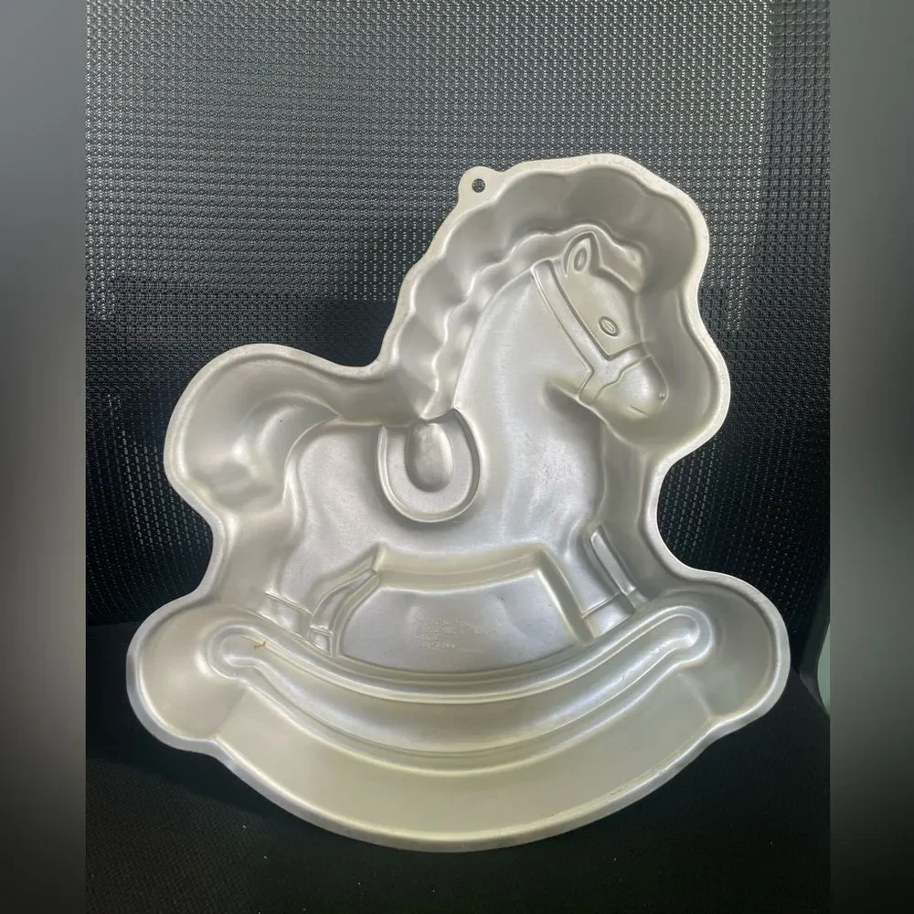 Wilton elegant silver