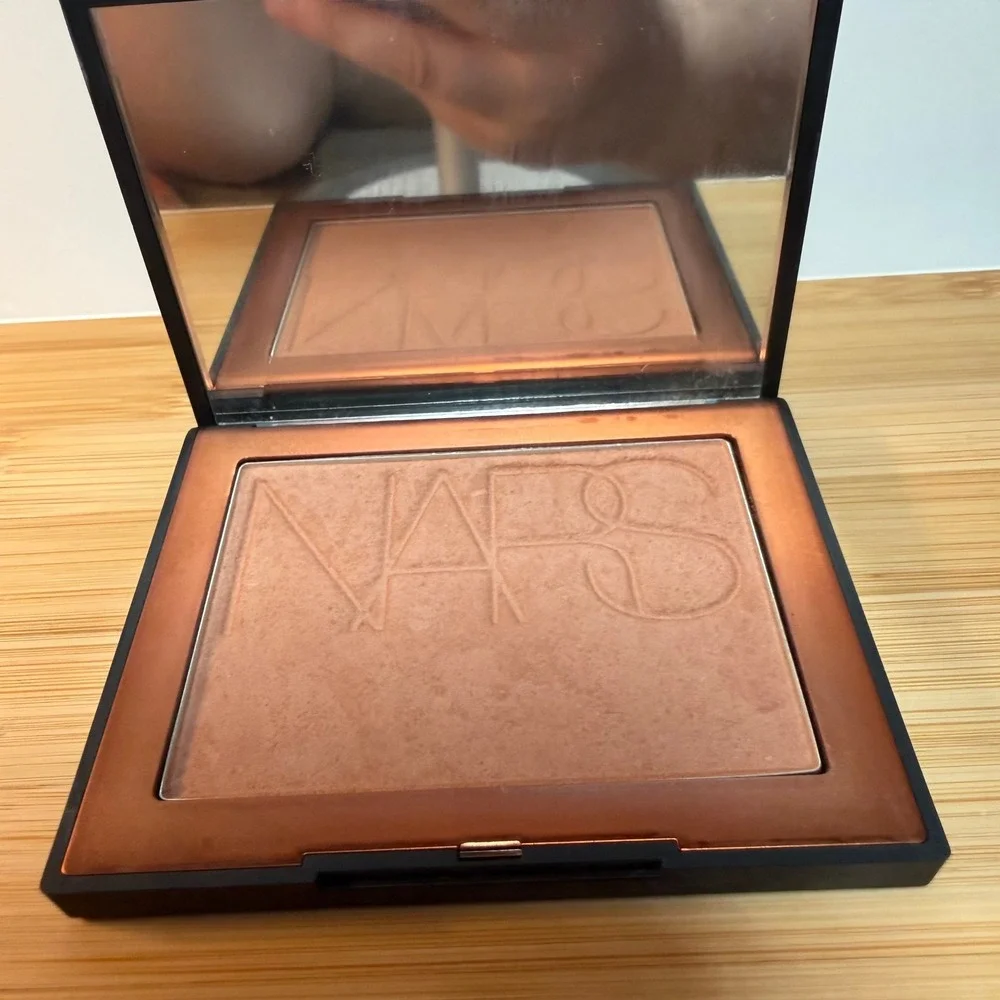 NARS laguna 01