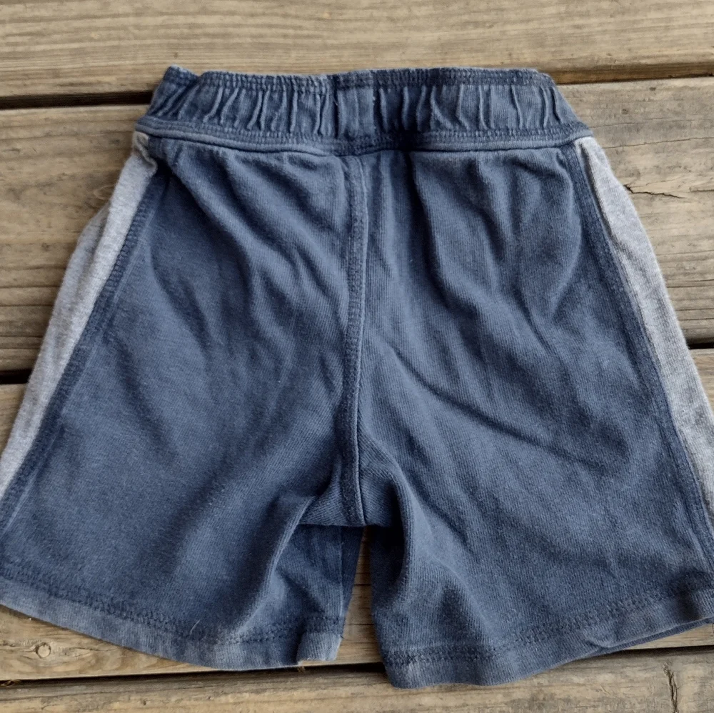 Old Navy play boys