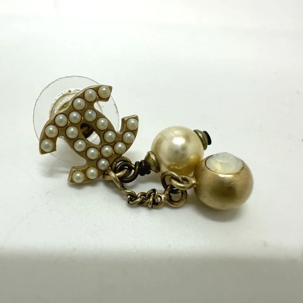 CHANEL gold earrings