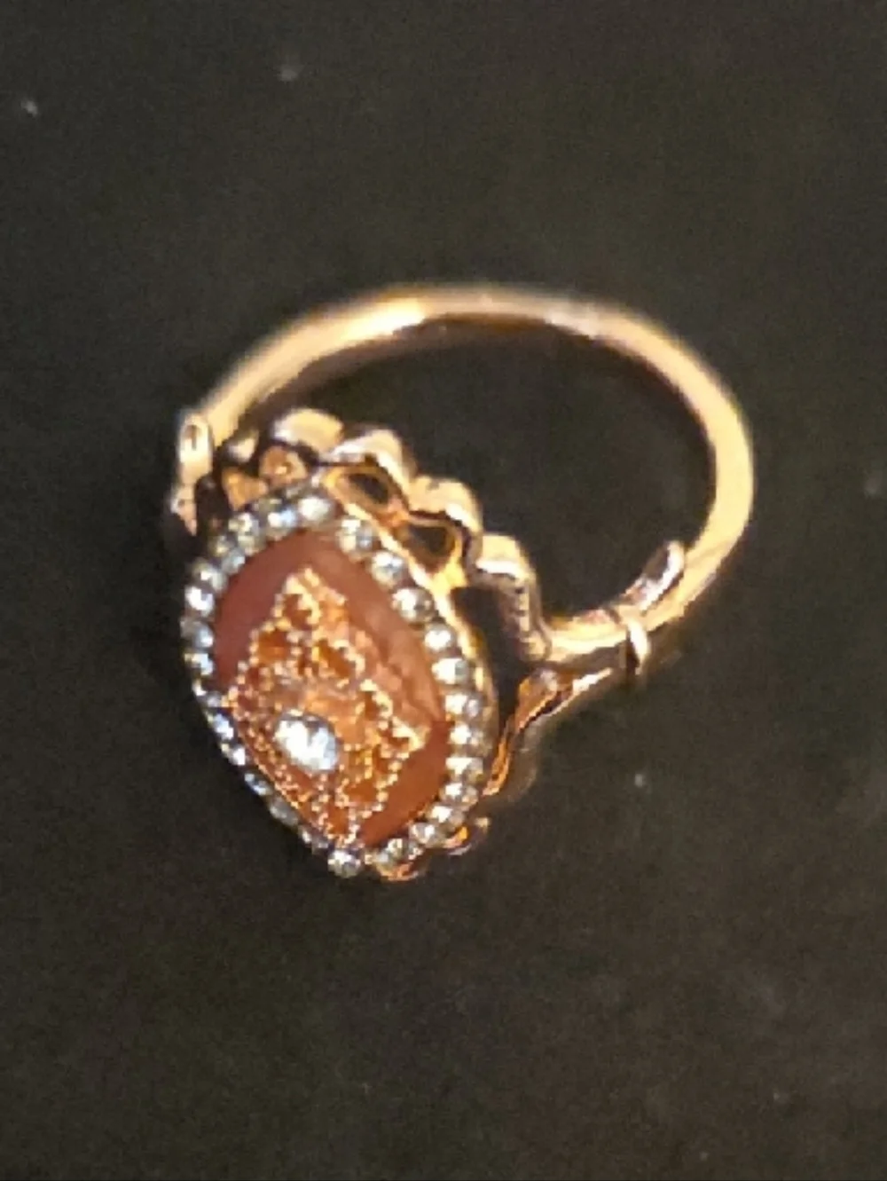 N/A elegant gold