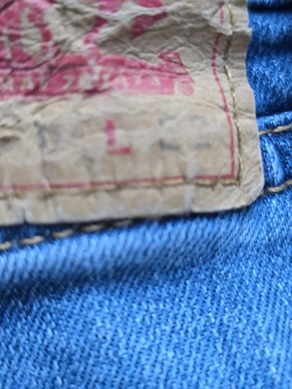 Levis straight leg