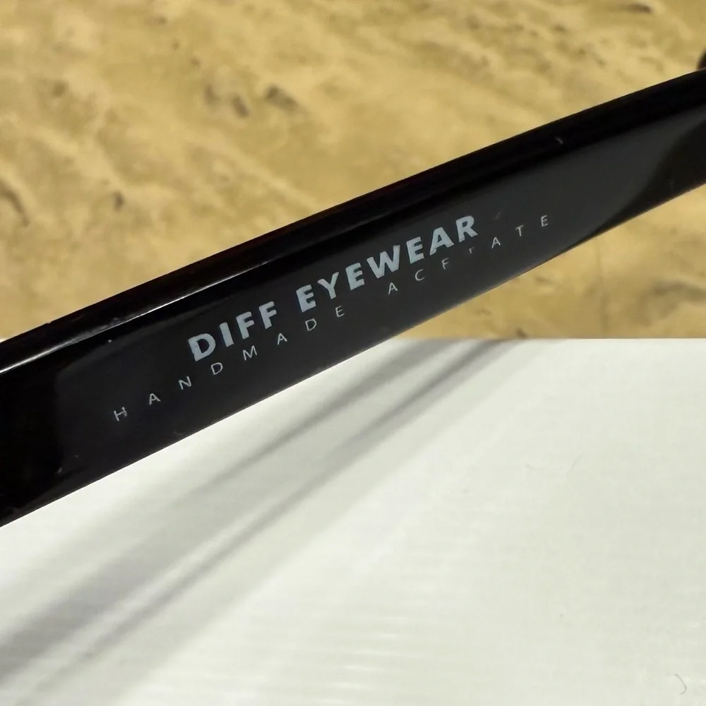 Diff Eyewear round tortoiseshell