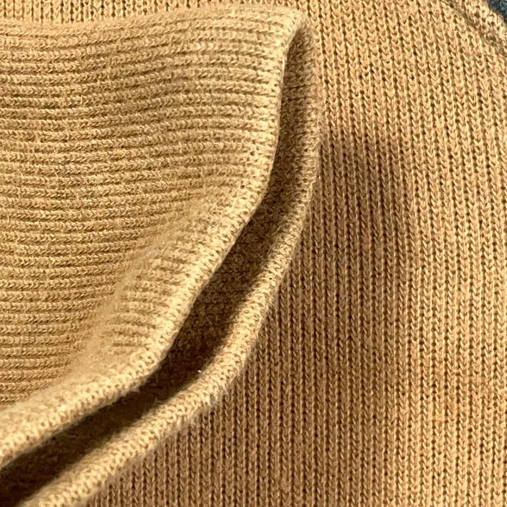 Polo Ralph Lauren includes item