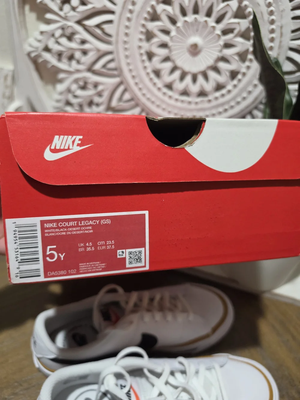 Nike classic white
