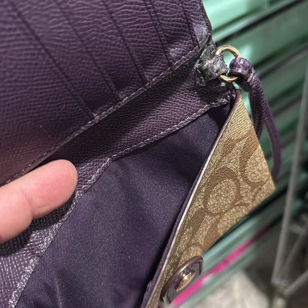 Coach wristlet wallet