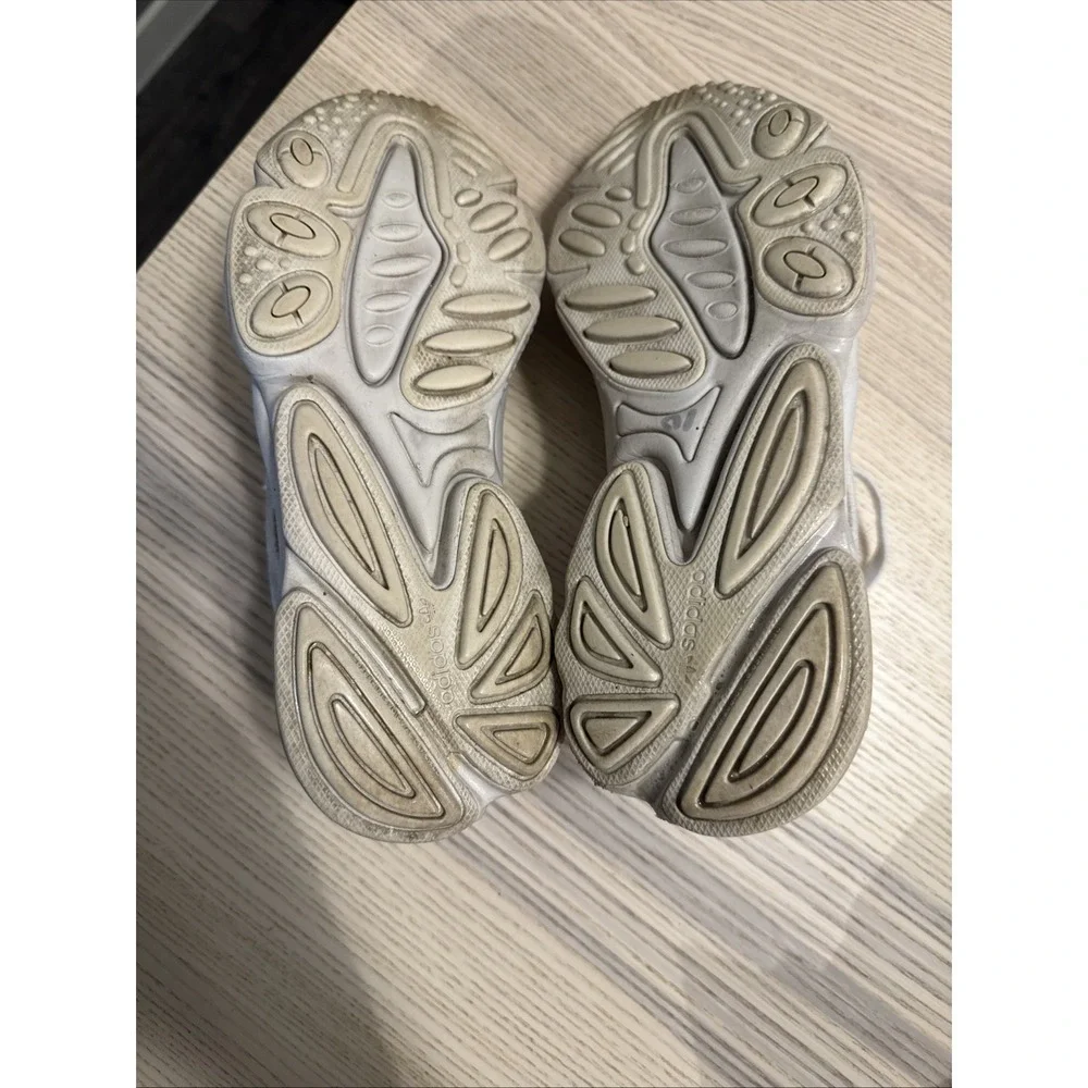 N/A adidas ozweego