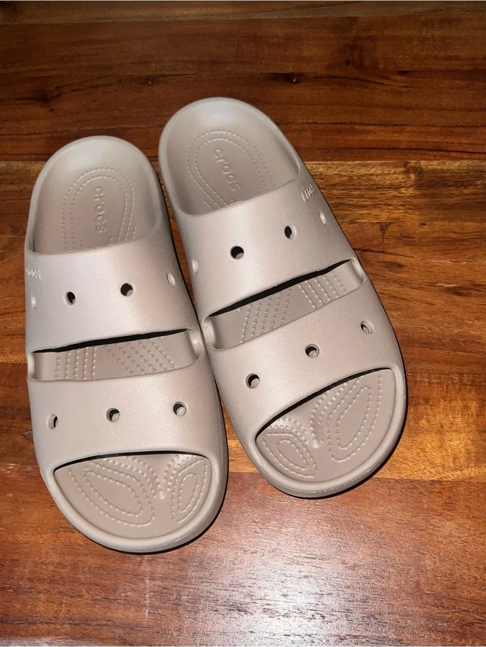 CROCS comfortable slip