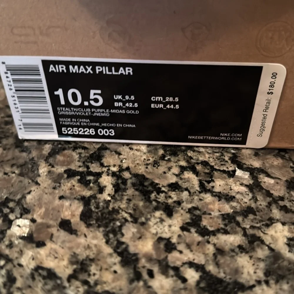 Nike air max pillar gray and Purple SneakersEUC 10.5