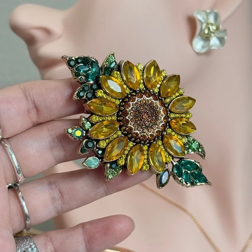 Anthropologie stunning sunflower
