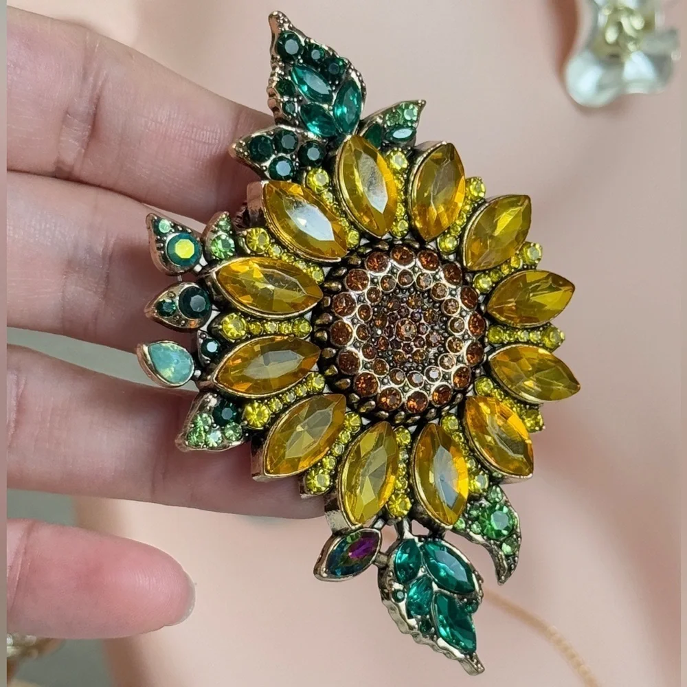 Anthropologie stunning sunflower
