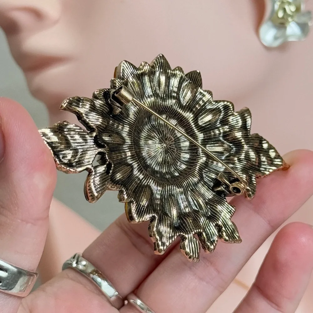 Anthropologie stunning sunflower