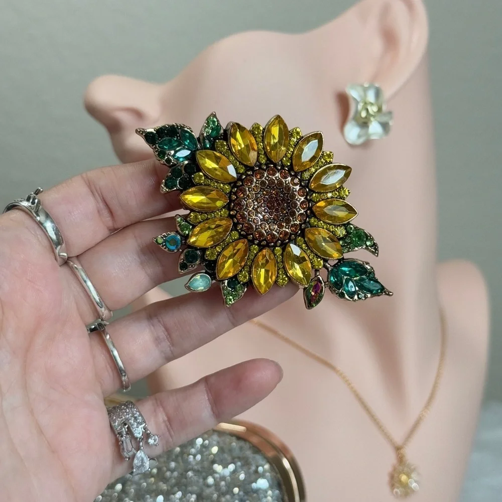 Anthropologie stunning sunflower