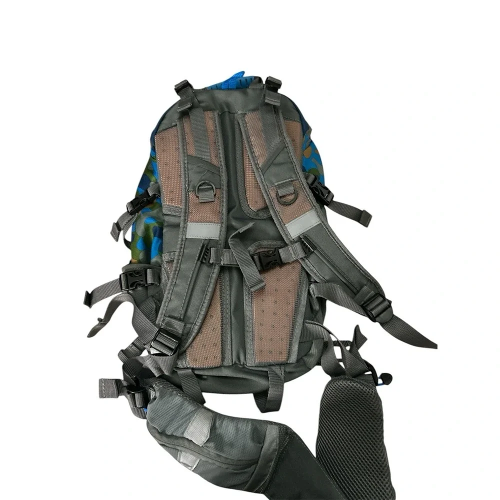 Coleman Backpack With‎ Hydration Bladder Camoflauge UPC#618842326396