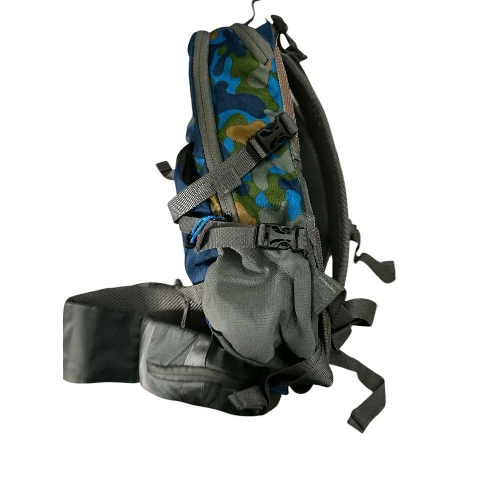 Coleman Backpack With‎ Hydration Bladder Camoflauge UPC#618842326396