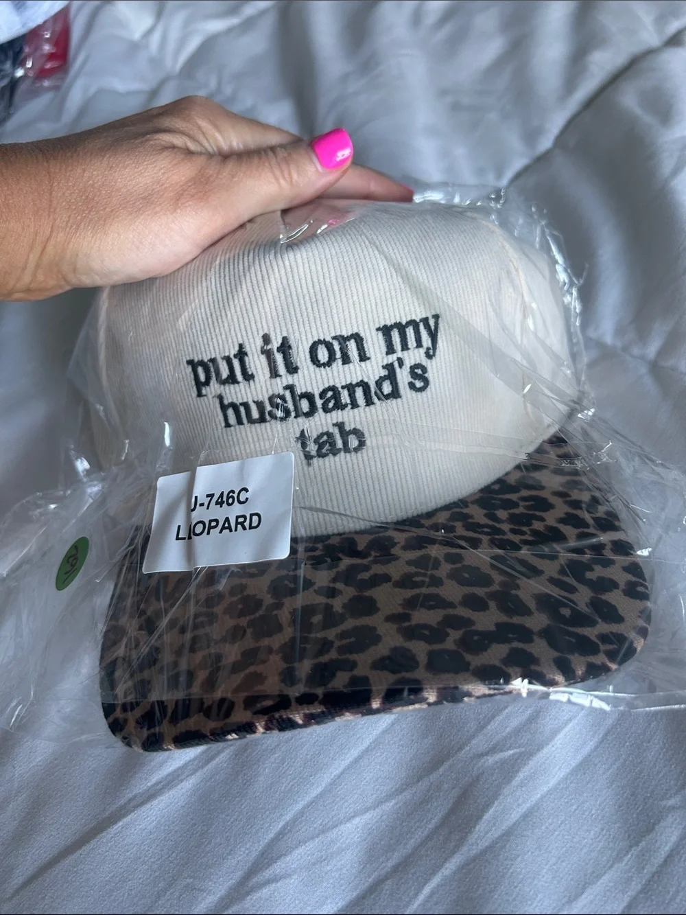 Brand new! Cream and Leopard Print Cap - 