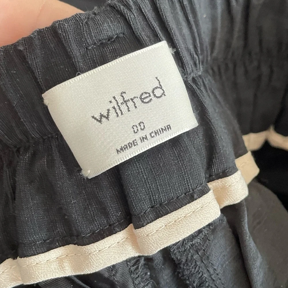 Aritzia very good