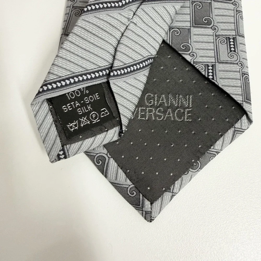 Versace description gianni