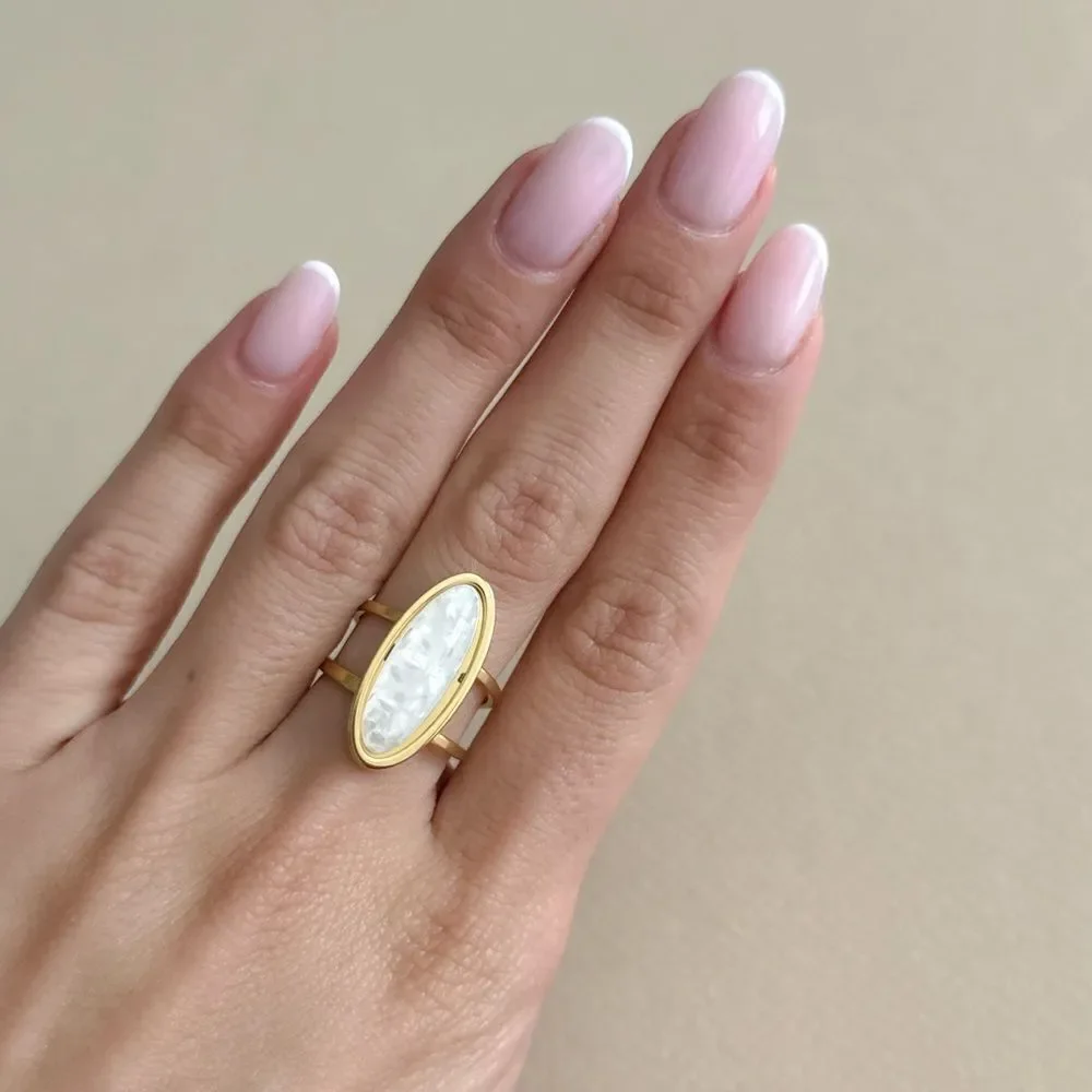 White Oval Ring #1748
