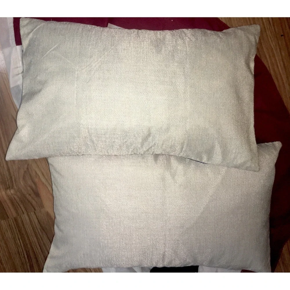 The Unbranded Brand 12x19 subtle white