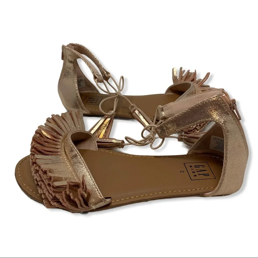 GAP step sandal