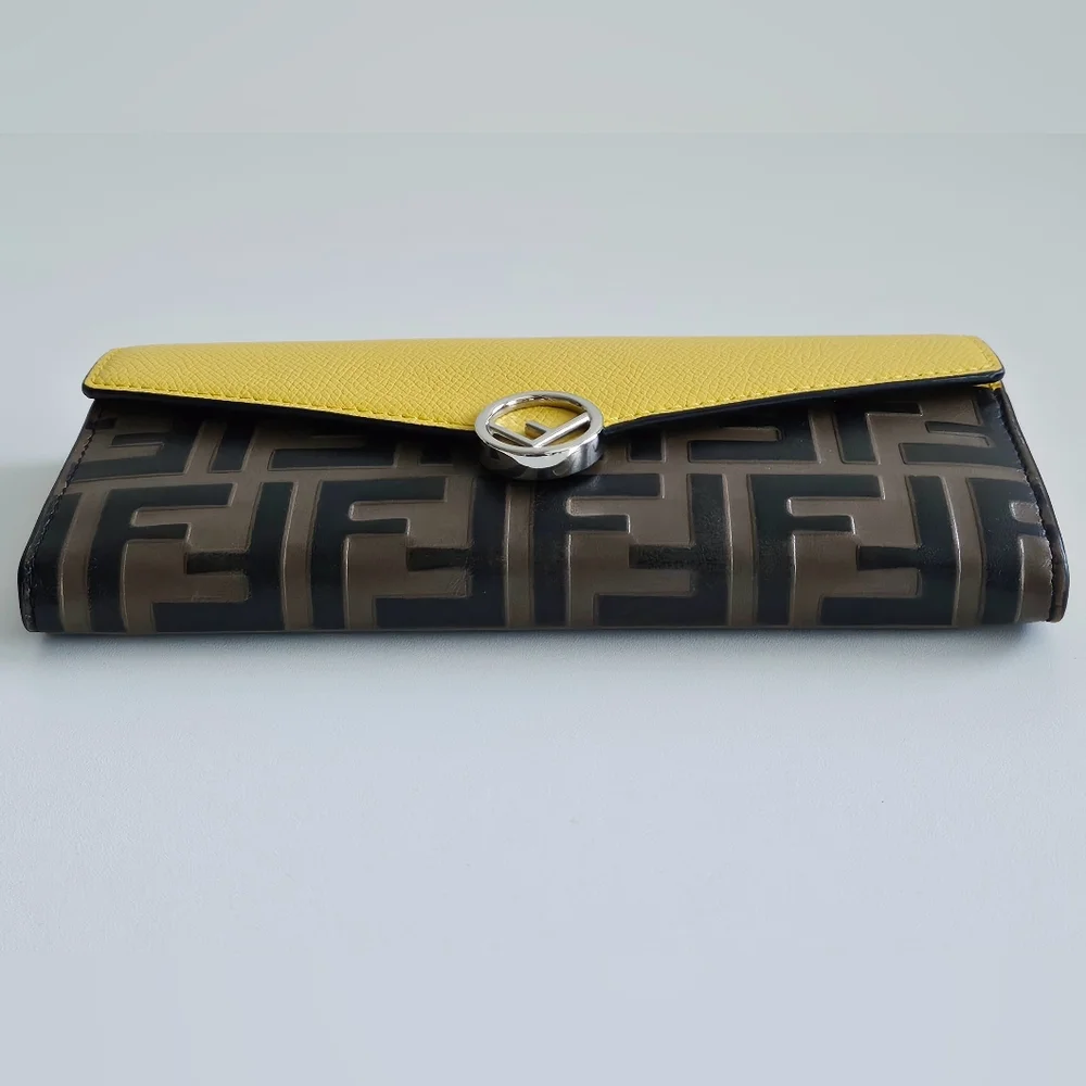 Fendi authentic pre