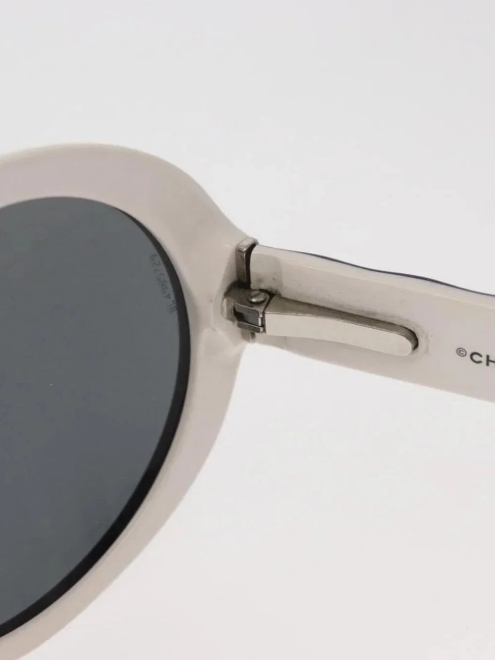 CHANEL brand	chanel color	purple