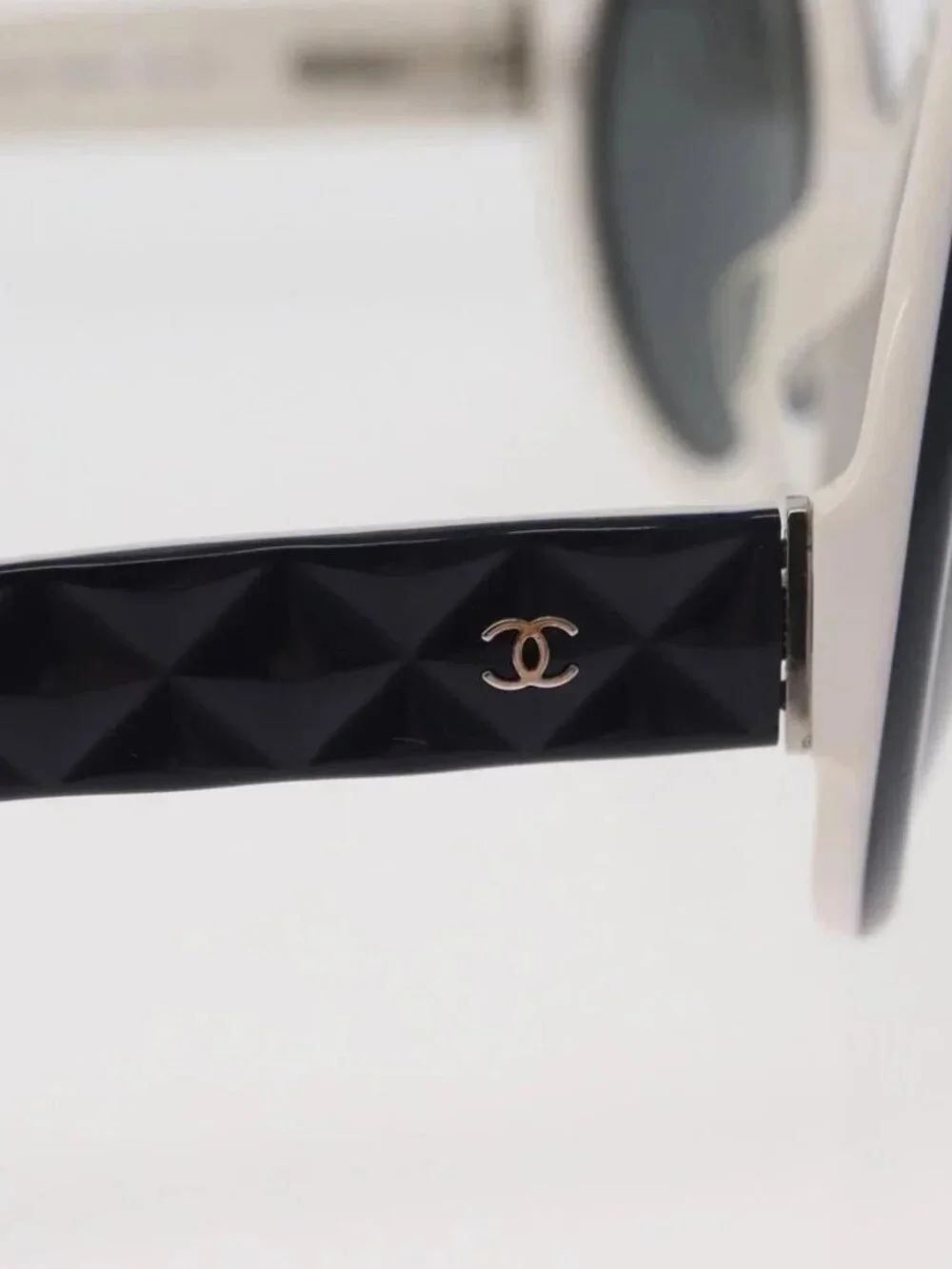 CHANEL brand	chanel color	purple