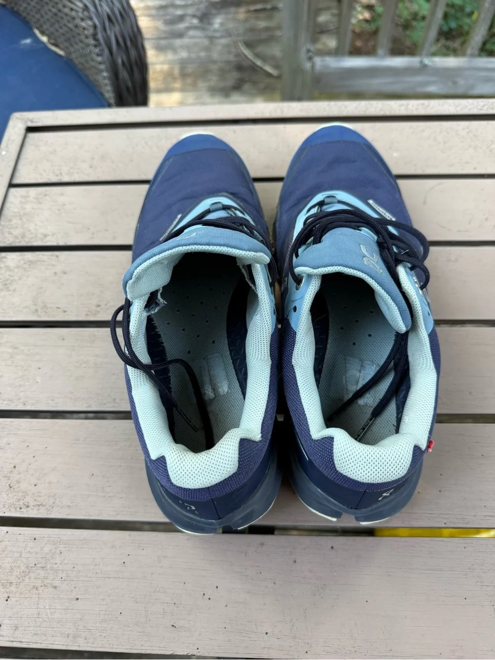 On Running outdoor light blue