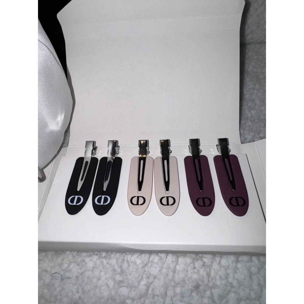 Dior Beauty VIP Gift Set White Drawstring Pouch and 6 CD Logo Hair Clips NWOT