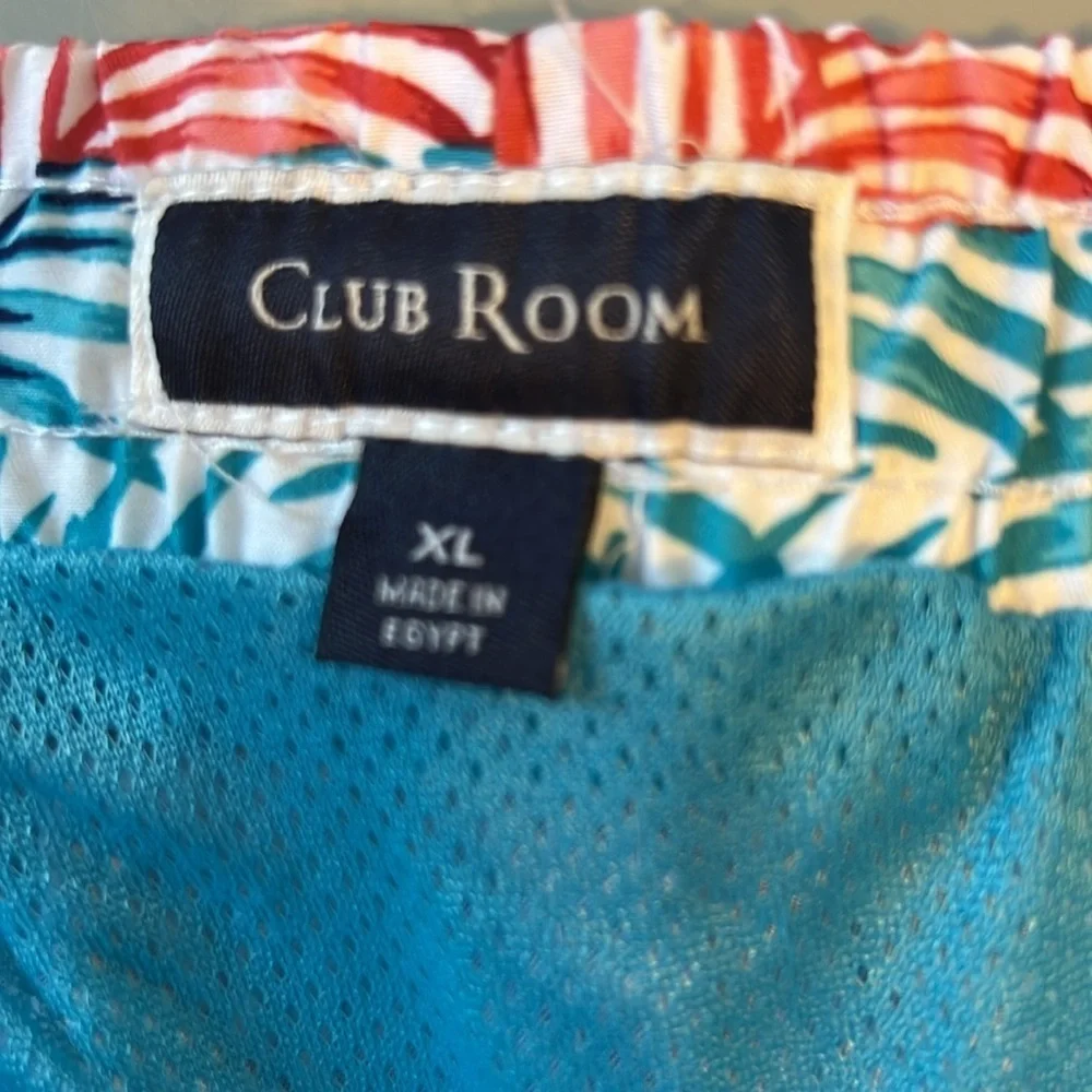 Club Room vibrant swim