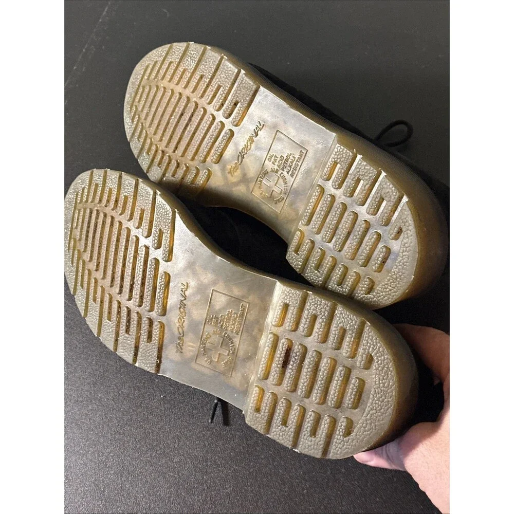 Dr. Martens suede doesnt