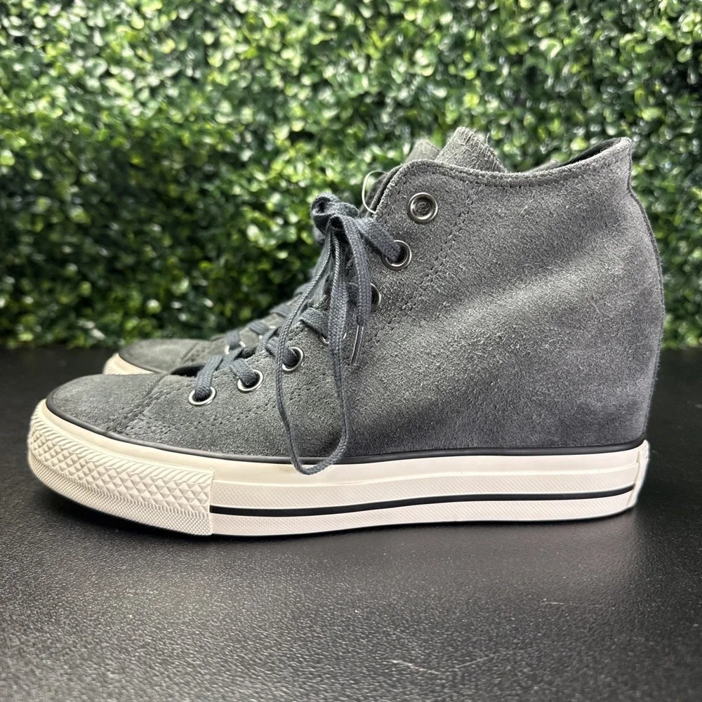 Converse Chuck Taylor All Star Lux Hidden Wedge Sneakers Women's 8 Gray Suede