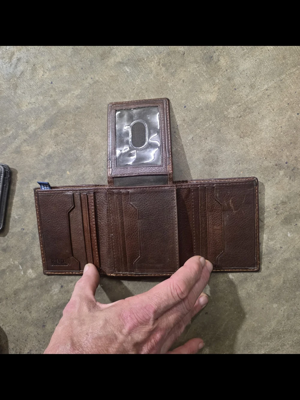 Brown Leather Men's Bi-Fold Wallet