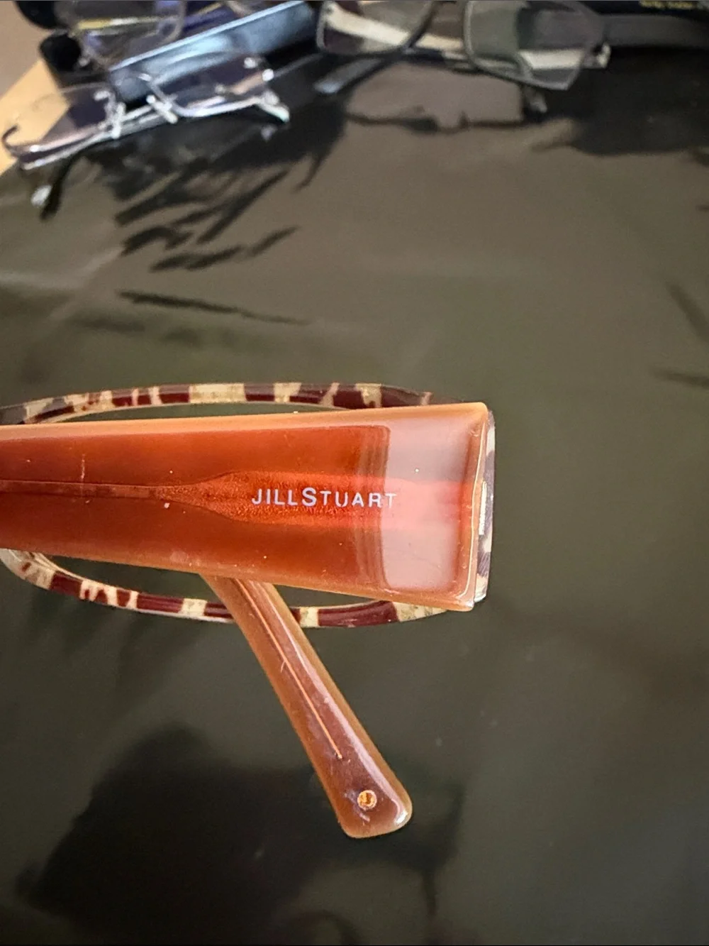 Jill Stuart frames final brown
