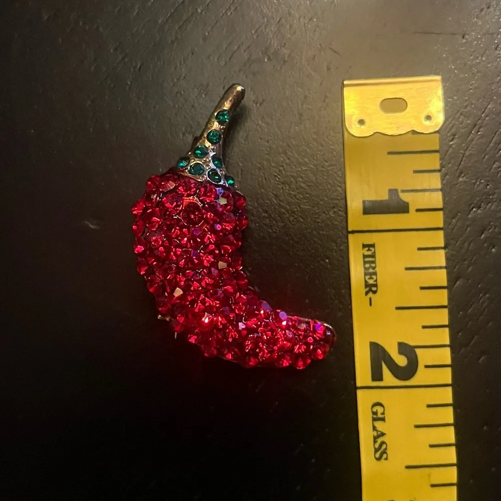 N/A chili brooch
