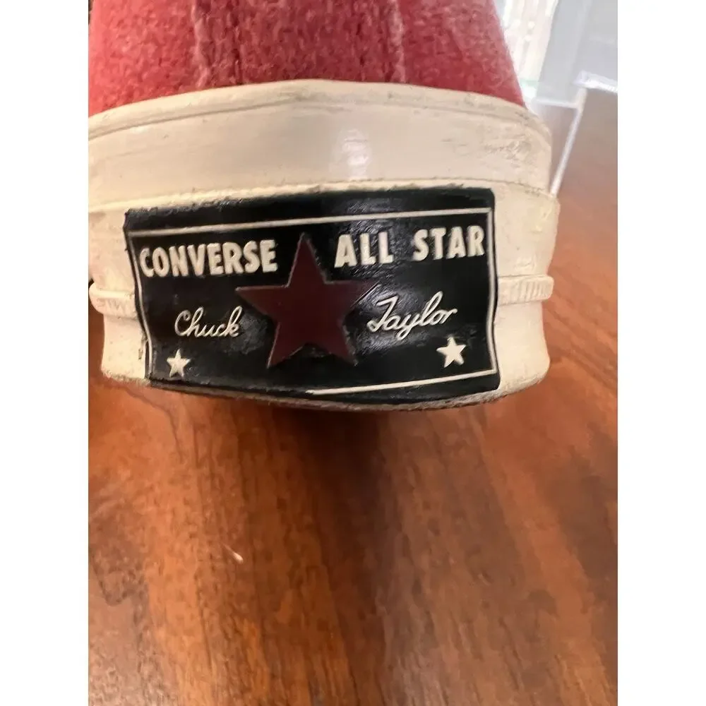 Converse gives inspired pink