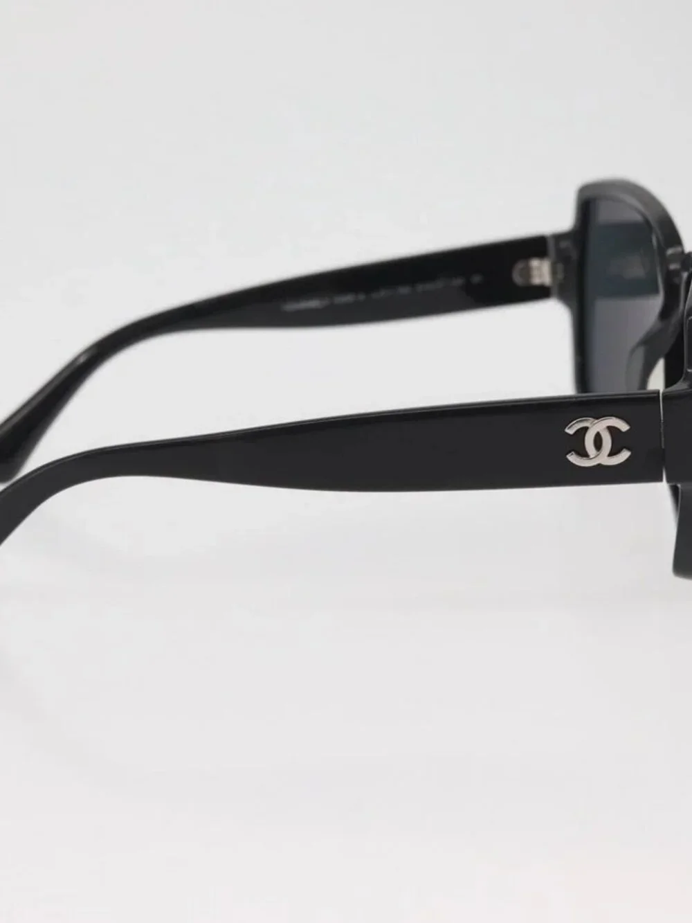 CHANEL brand	chanel color	black
