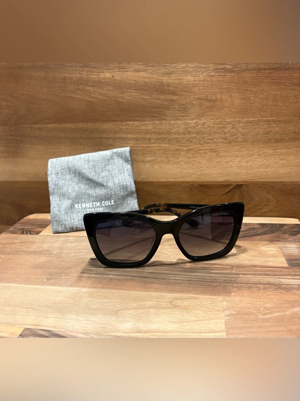 Kenneth Cole kenneth cole