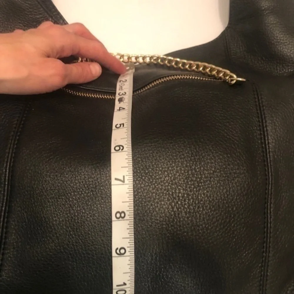 Vince Camuto gorgeous roomy