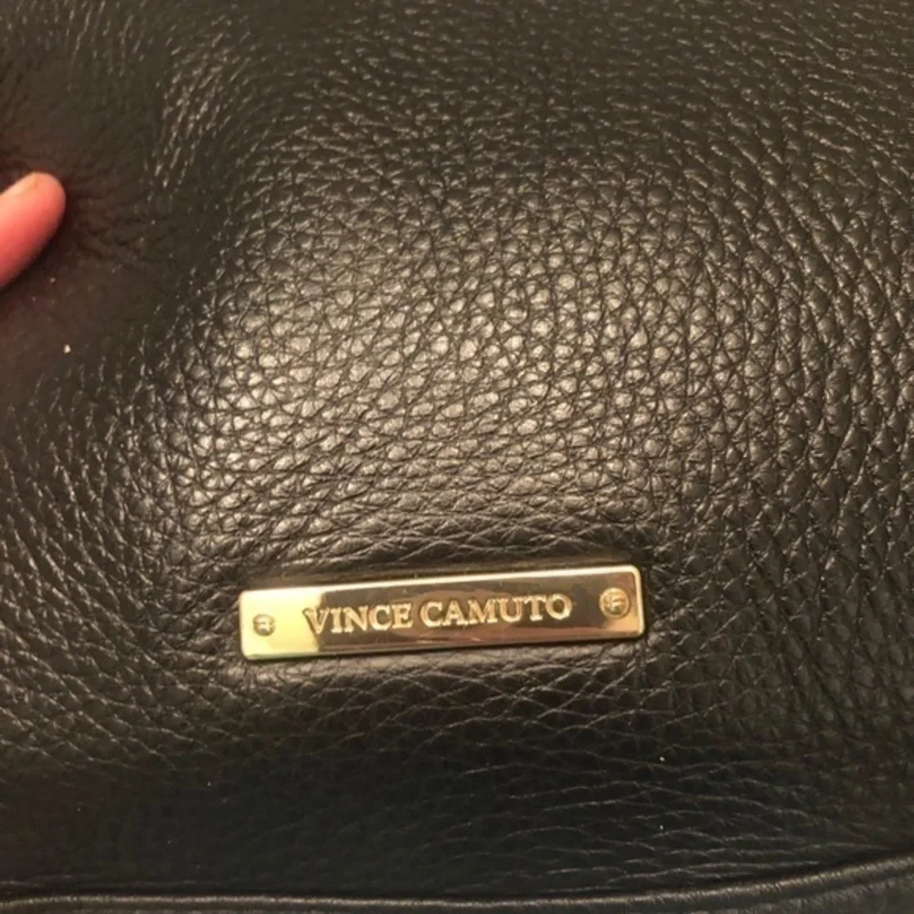 Vince Camuto gorgeous roomy