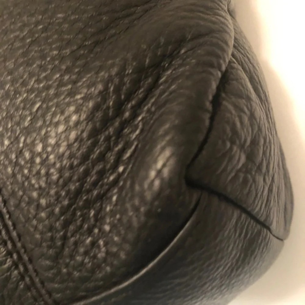 Vince Camuto gorgeous roomy