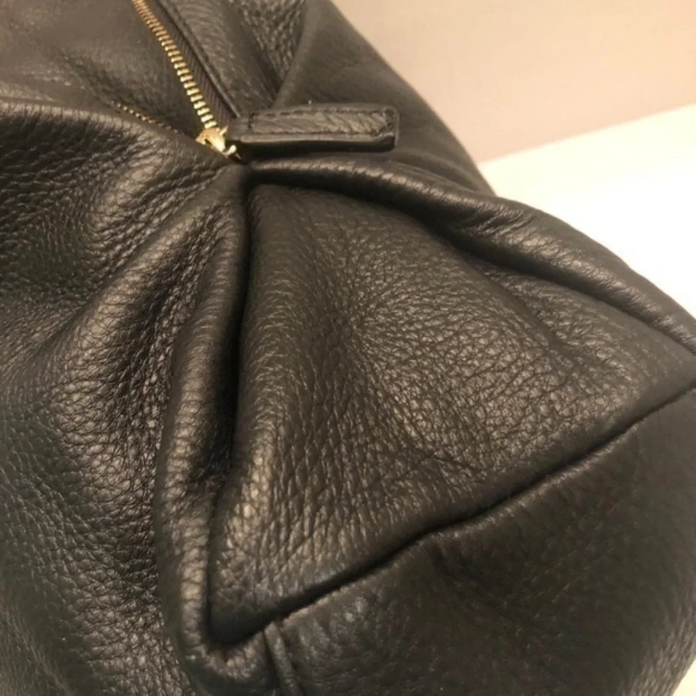 Vince Camuto gorgeous roomy