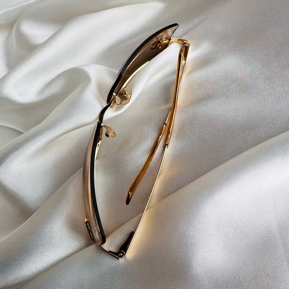 Like New✨CHANEL Gold vintage sunglasses Swarovski crystal CC’s