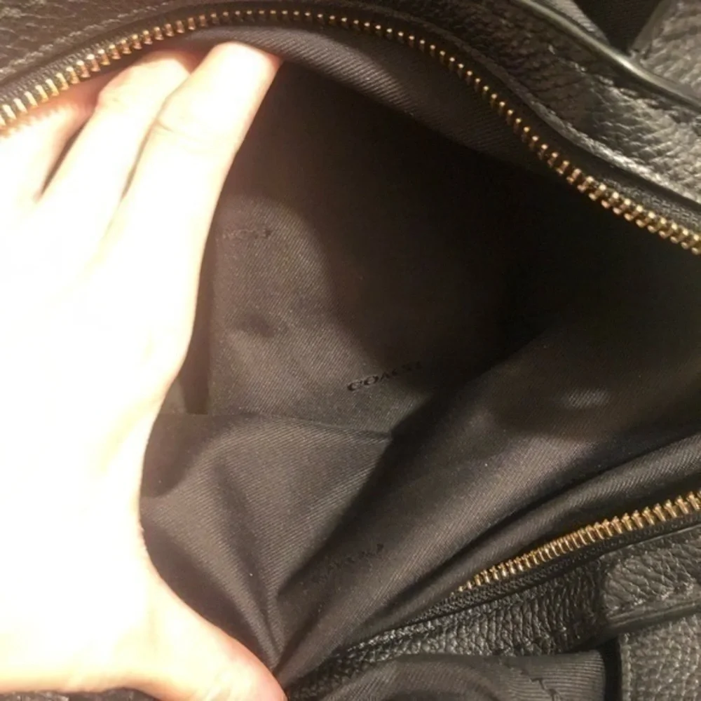 Coach Edie 31 Leather Shoulder Bag Black leather