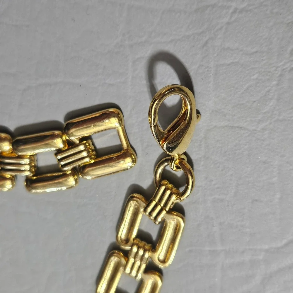 Unbranded polished gold