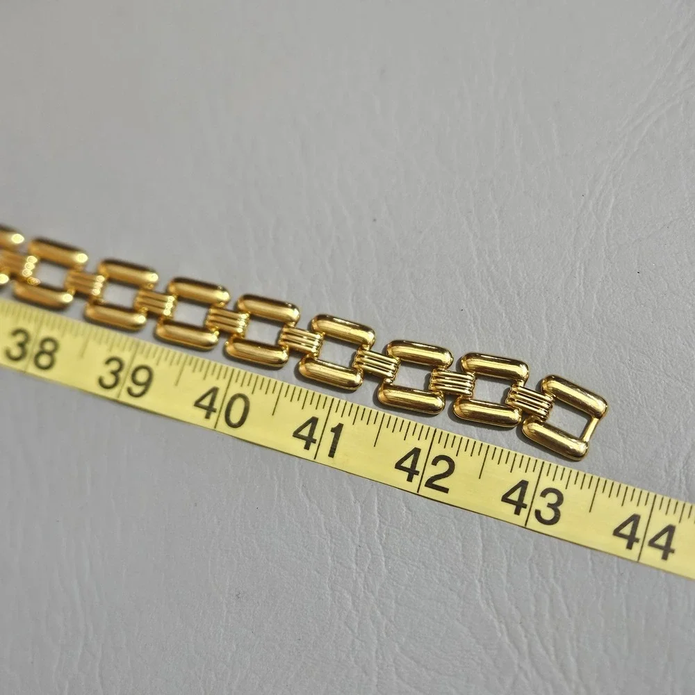 Unbranded polished gold