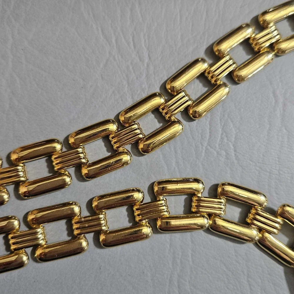 Unbranded polished gold