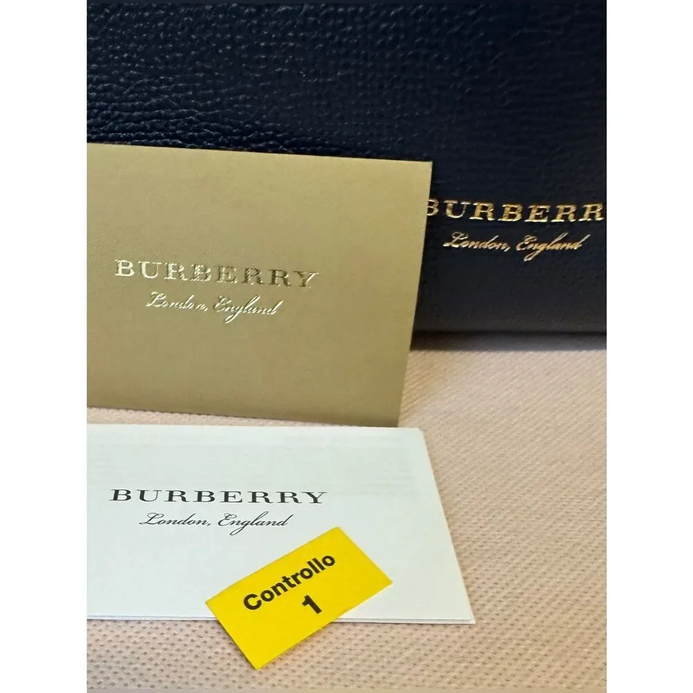 Burberry authentic navy
